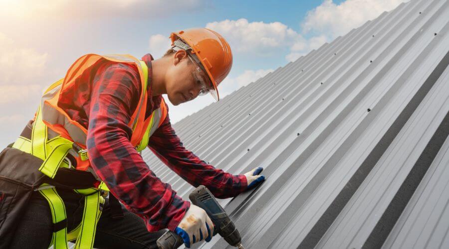 Professional gutter cleaning in Grainfield, KS